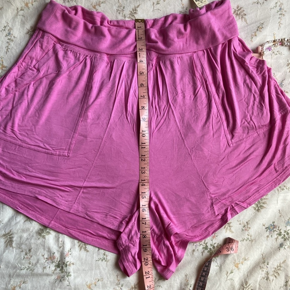 Aerie pink lounge shorts with side pockets size XXL great condition never worn - Picture 3 of 9